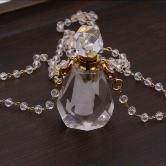 Natural Clear Quartz Essential Oil Bottle Pendant Necklace - Picture 2 of 3